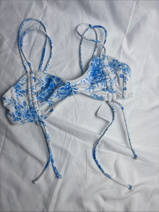wild fable Other - NWOT wild fable White and Blue Floral Bikini Top. Sz XS